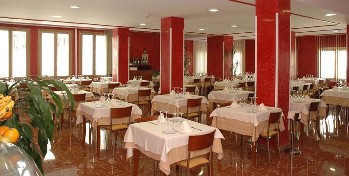 Evenia Oros Hotel Encamp Exterior photo