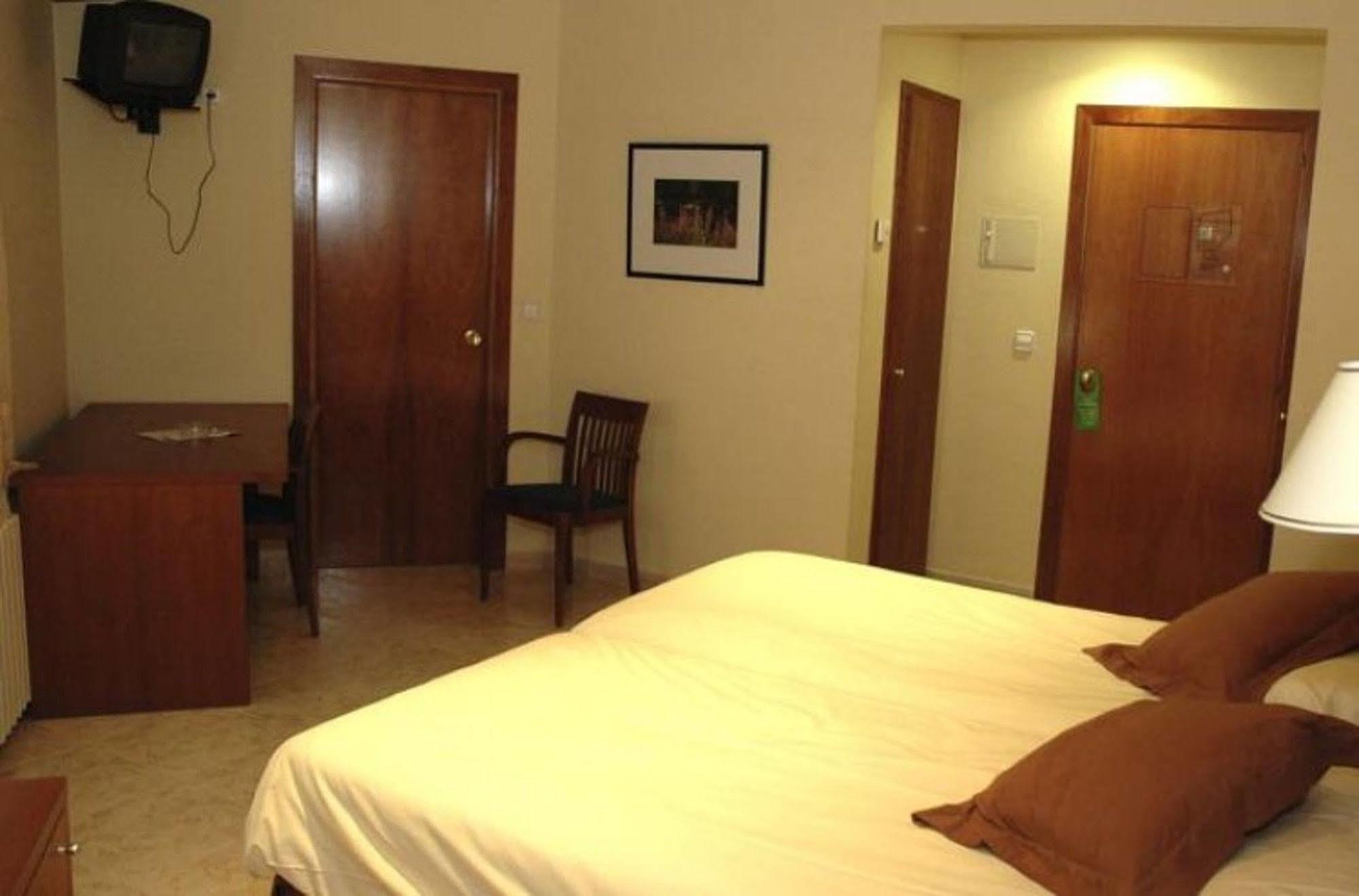 Evenia Oros Hotel Encamp Exterior photo