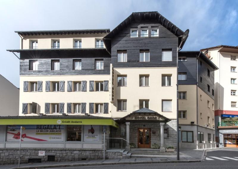 Evenia Oros Hotel Encamp Exterior photo